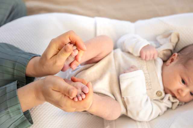 Comment masser les pieds d’un enfant en douceur